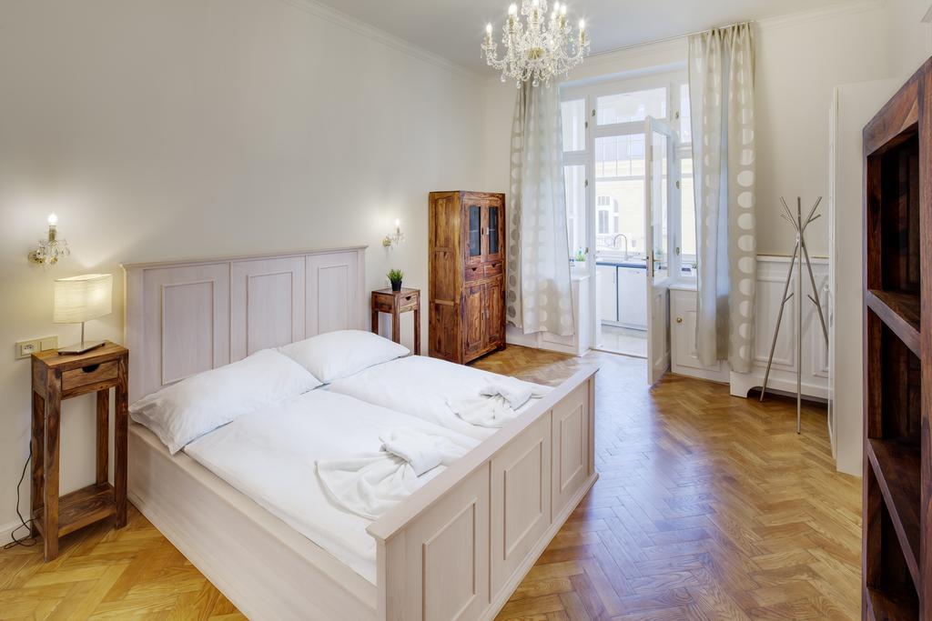 V Kolkovne - Old Town Residence Praag Kamer foto